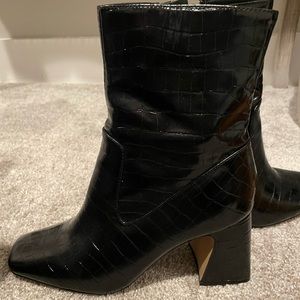 Abercrombie black patent snake skin booties
